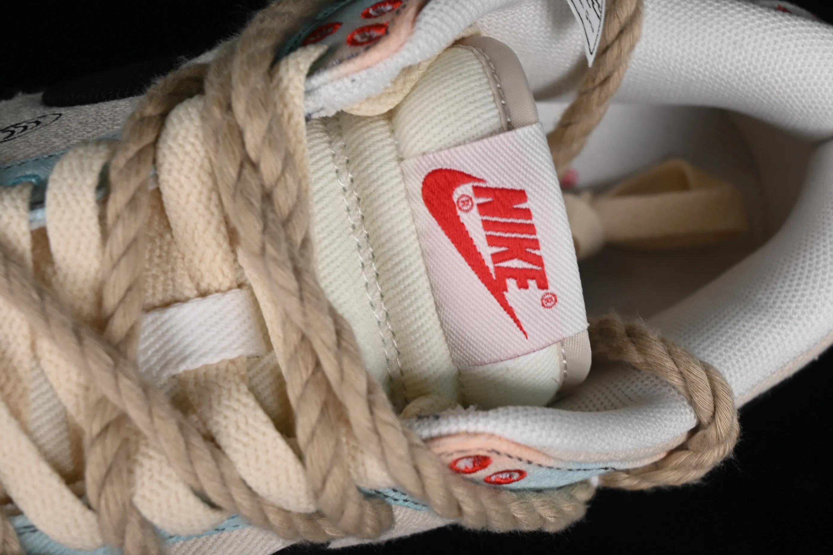 All Categories Nk SB Dunk Series Nk SB Dunk Low Low-top sneakers Nk Dunk Low Castle in the Sky Dopamine gradient Sashiko embroidery Hemp rope SB low-top casual sneakers DV0834-100